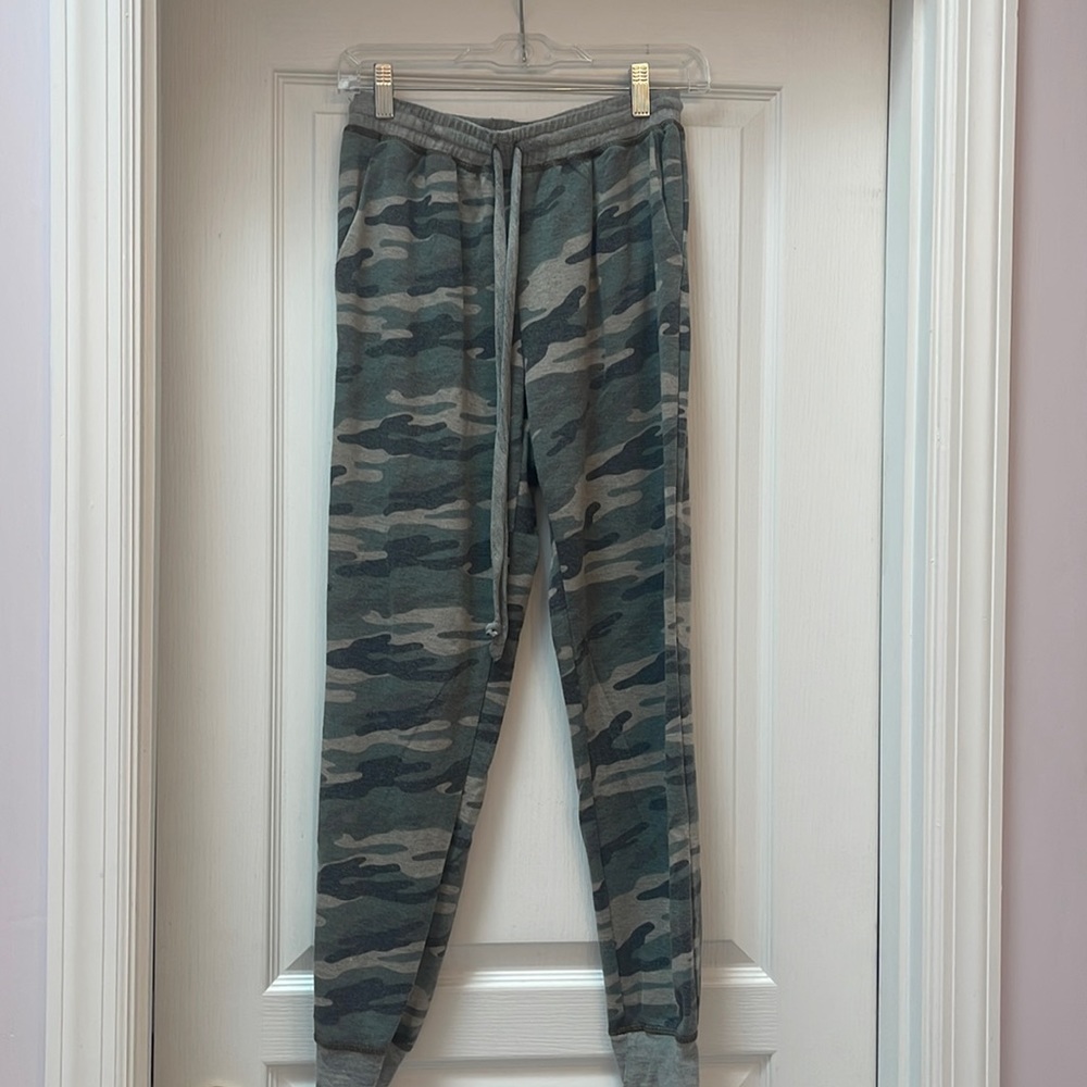 So comfortable army pattern joggers